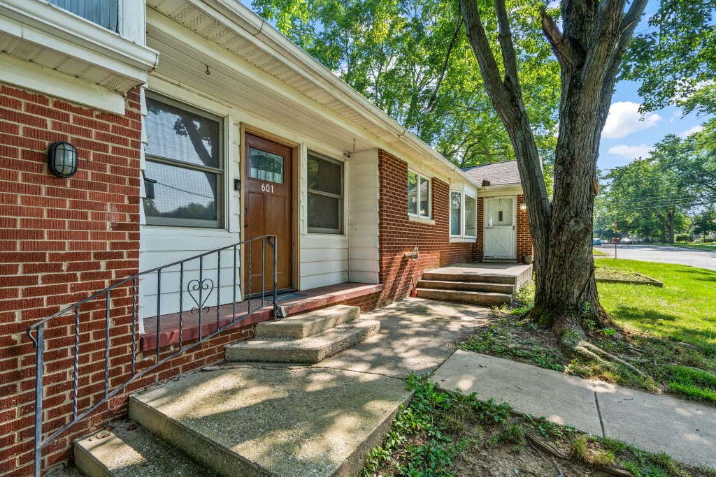 Photo of 601 Madison Street, Valparaiso, IN 46385 (MLS # 842697)