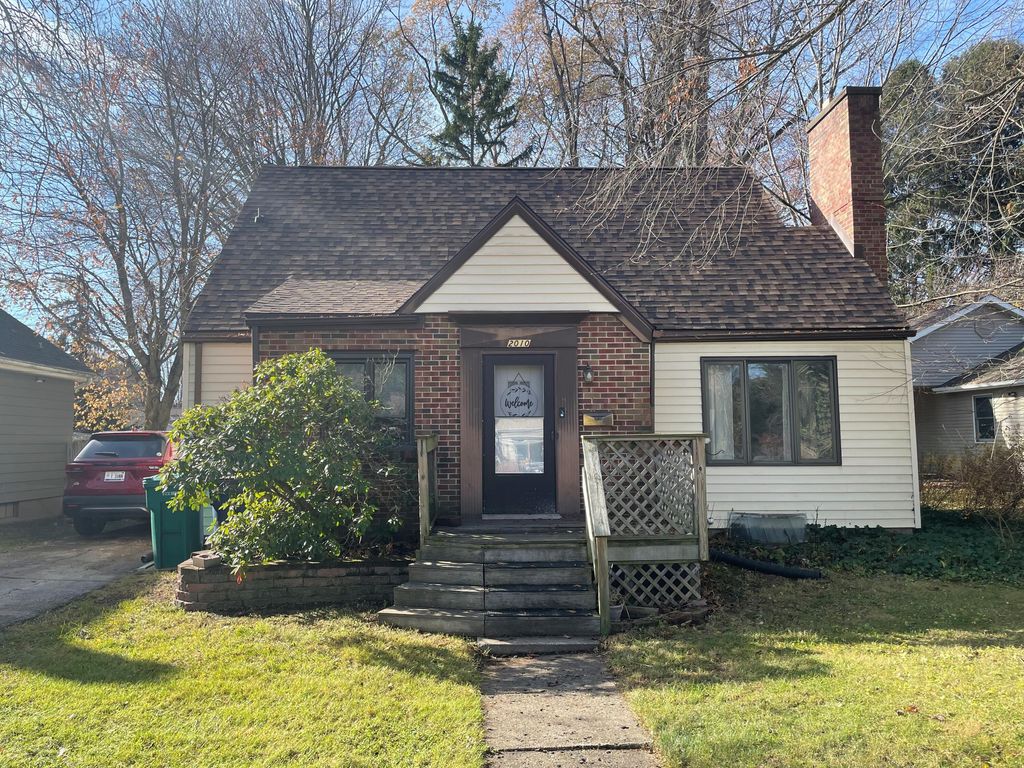 Photo of 2010 Monroe Street, La Porte, IN 46350 (MLS # 831174)