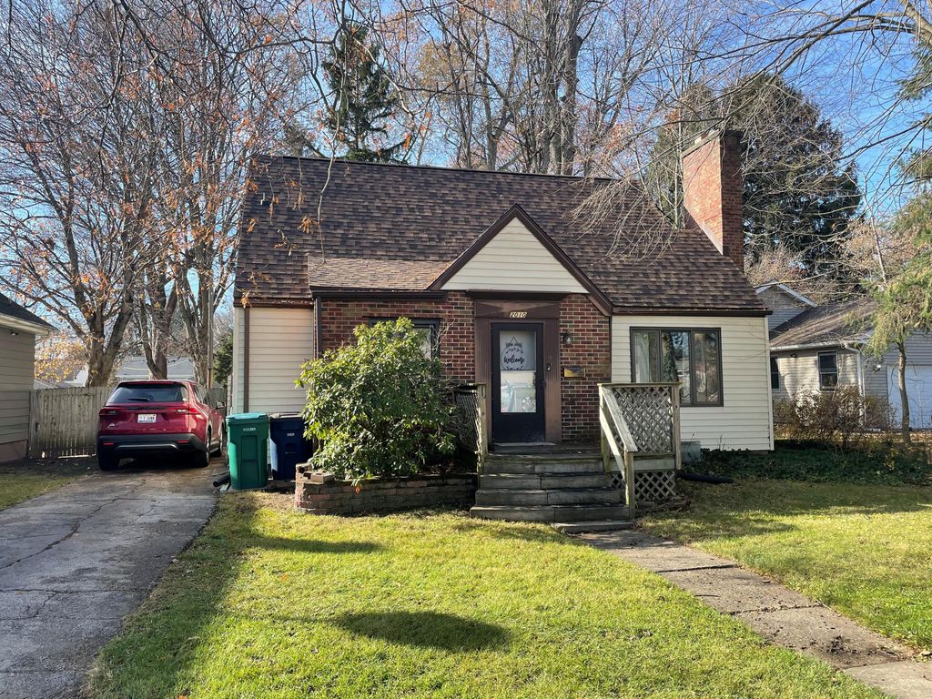 Photo of 2010 Monroe Street, La Porte, IN 46350 (MLS # 831174)