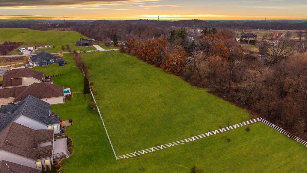 Photo of 8401 E 101st Avenue, Crown Point, IN 46307 (MLS # 837455)