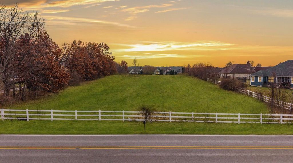 Photo of 8401 E 101st Avenue, Crown Point, IN 46307 (MLS # 837455)