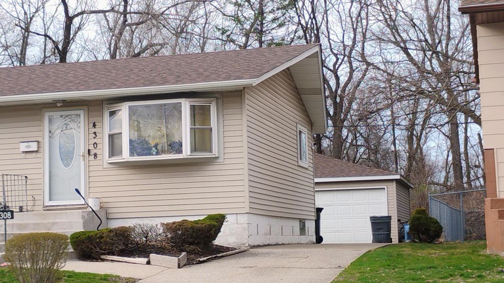 Photo of 4308 E 5th Place, Gary, IN 46403 (MLS # 836216)