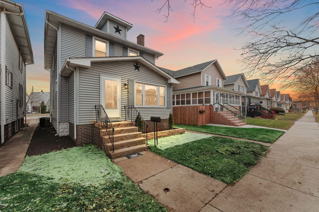 Photo of 1813 New York Avenue, Whiting, IN 46394 (MLS # 832176)