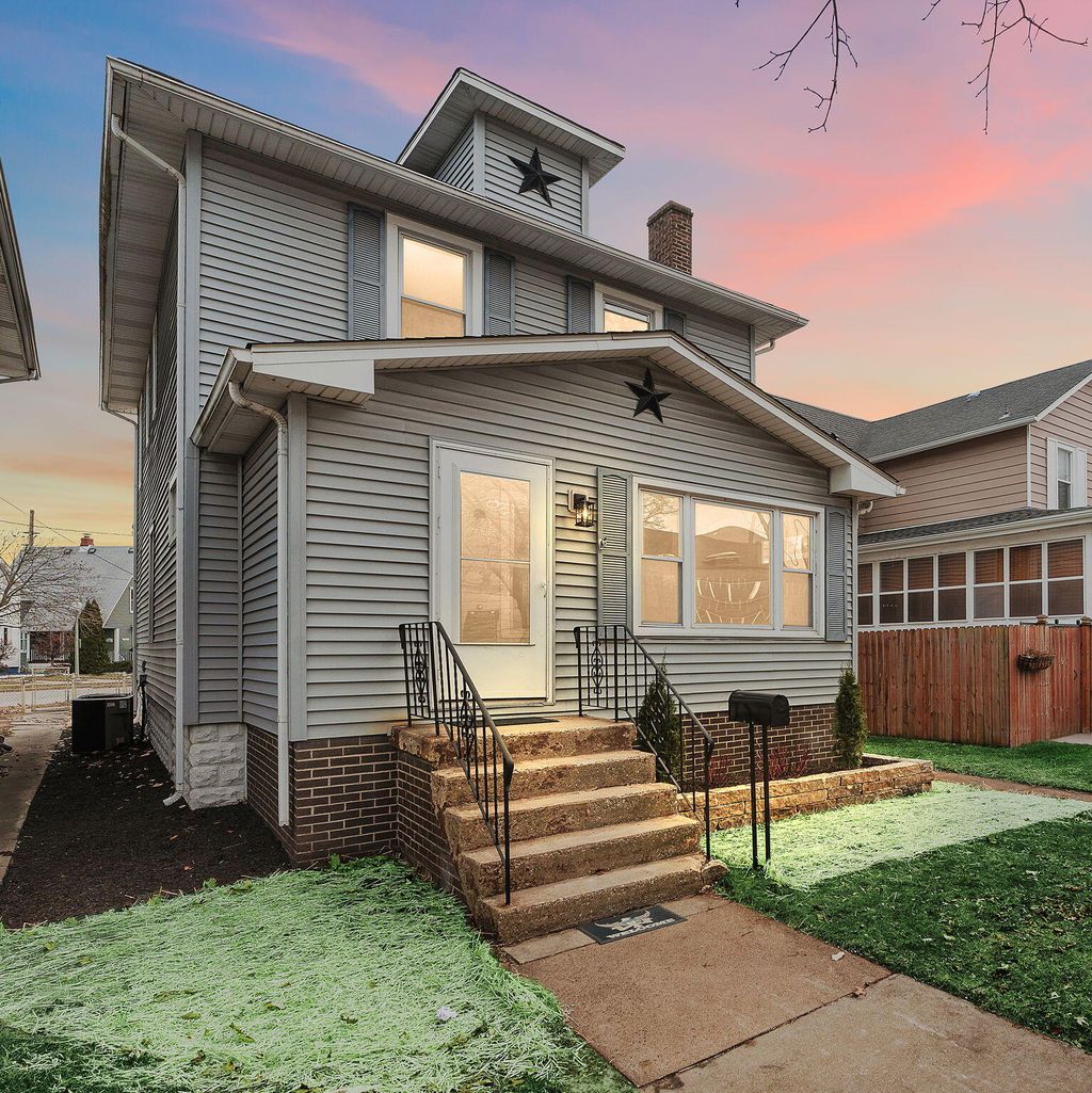 Photo of 1813 New York Avenue, Whiting, IN 46394 (MLS # 832176)