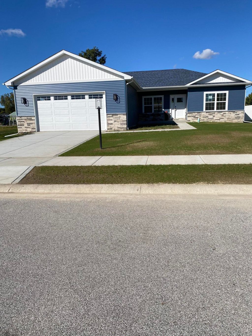 Photo of 5808 Bleacher Avenue, Portage, IN 46368 (MLS # 833167)