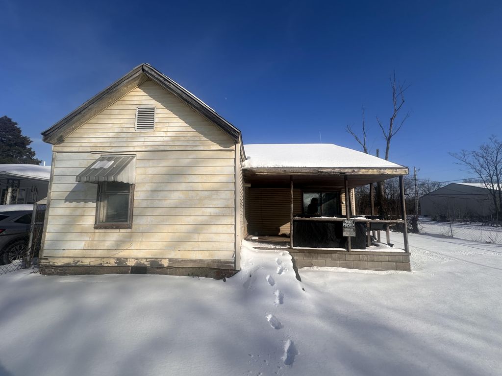 Photo of 1916 S Fares Avenue, Evansville, IN 47714 (MLS # 833438)