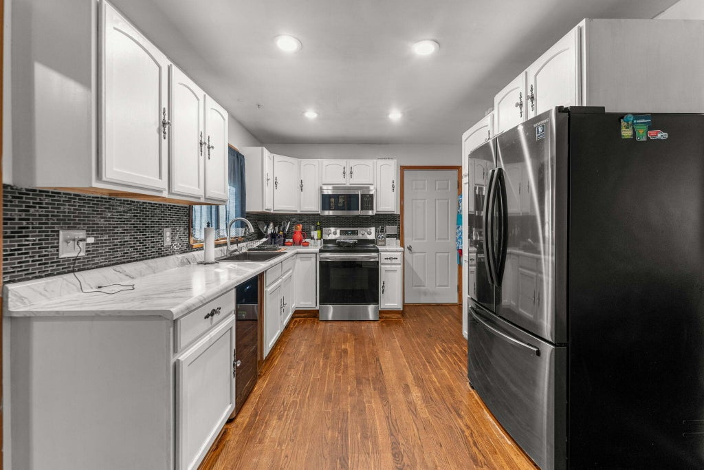 Photo of 2162 W Oak Street, La Porte, IN 46350 (MLS # 847520)