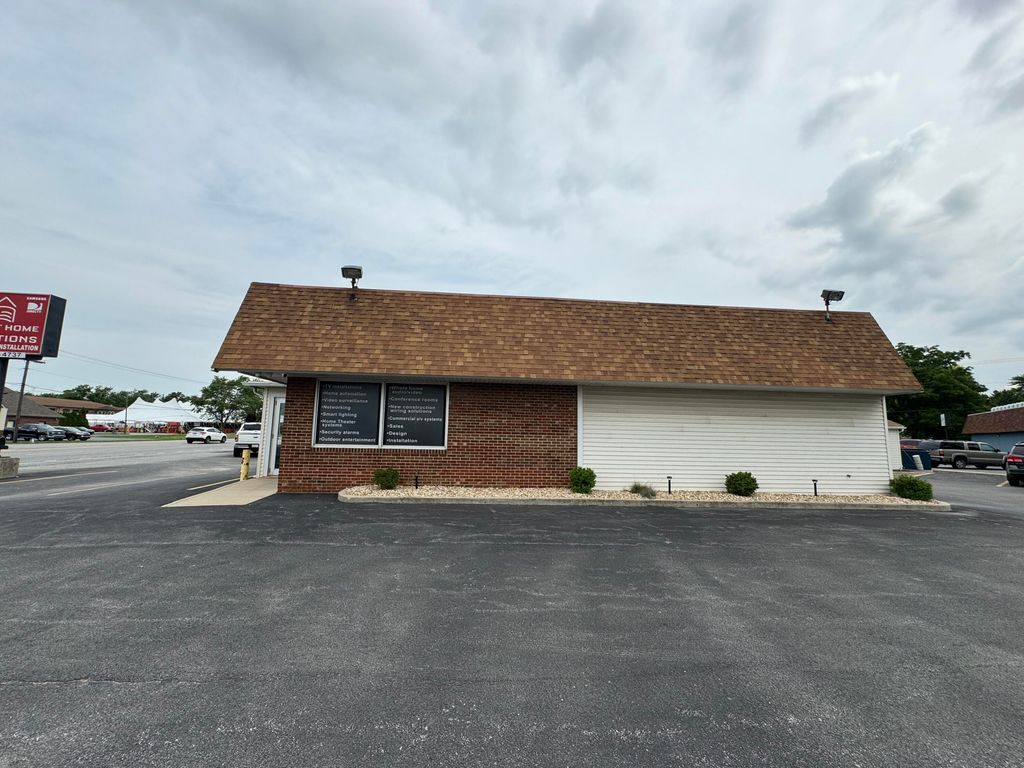 Photo of 9455 Wicker Avenue, Saint John, IN 46373 (MLS # 832694)