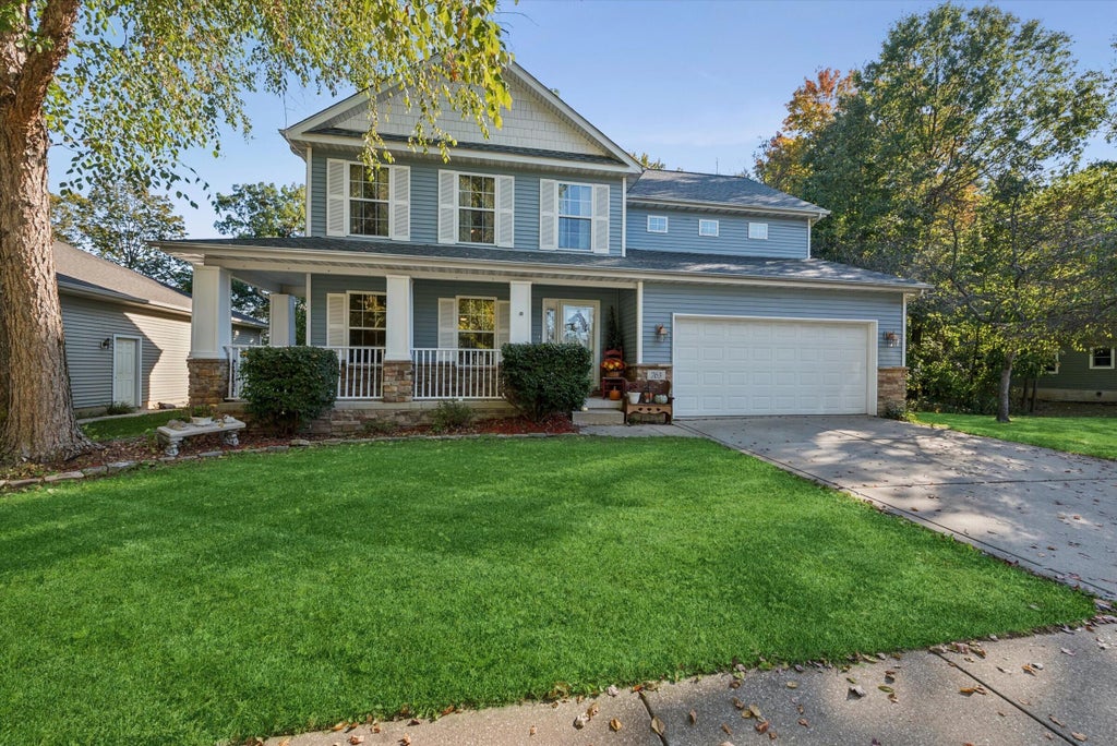 Photo of 763 Ravinia Drive E, Valparaiso, IN 46385 (MLS # 847357)