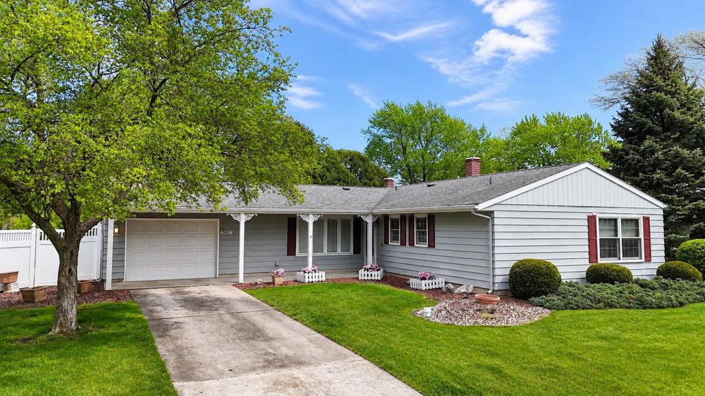 Photo of 7927 Taney Place, Merrillville, IN 46410 (MLS # 838182)