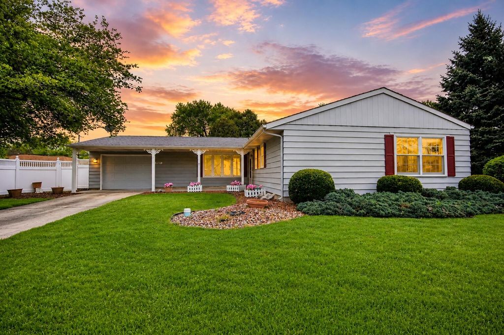Photo of 7927 Taney Place, Merrillville, IN 46410 (MLS # 838182)