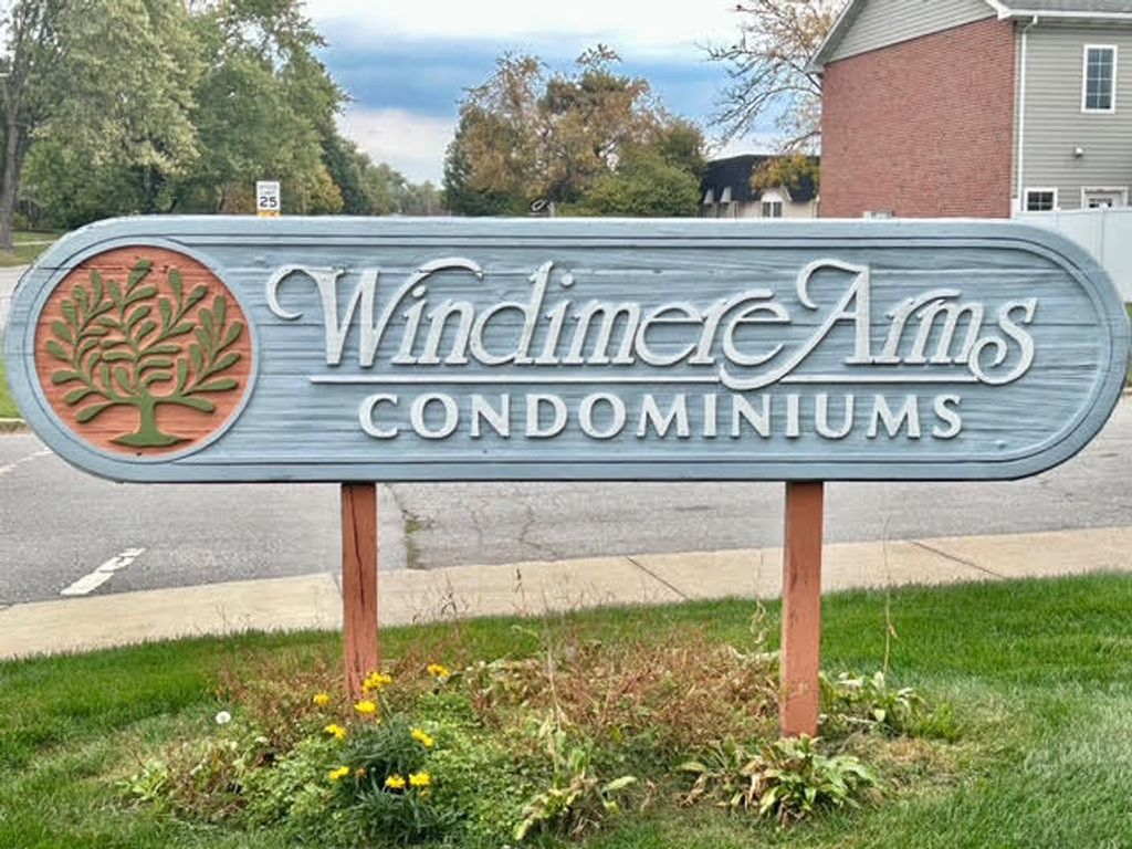 Photo of 9621 Merrillville Road #101, Crown Point, IN 46307 (MLS # 829450)