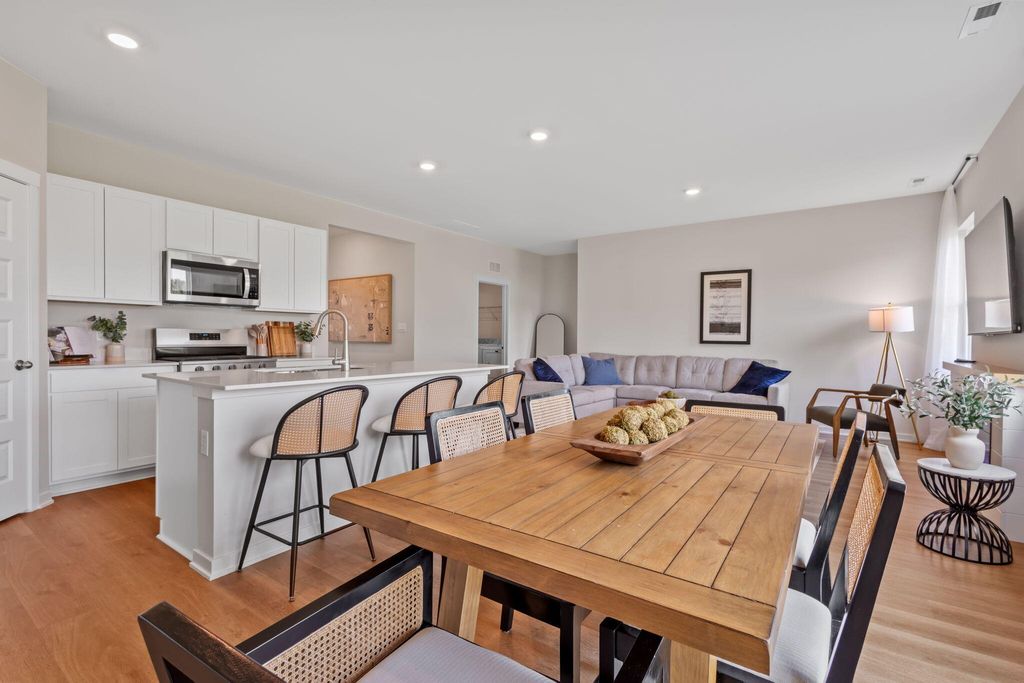 Photo of 176 Cressmoor Boulevard, Hobart, IN 46342 (MLS # 832684)