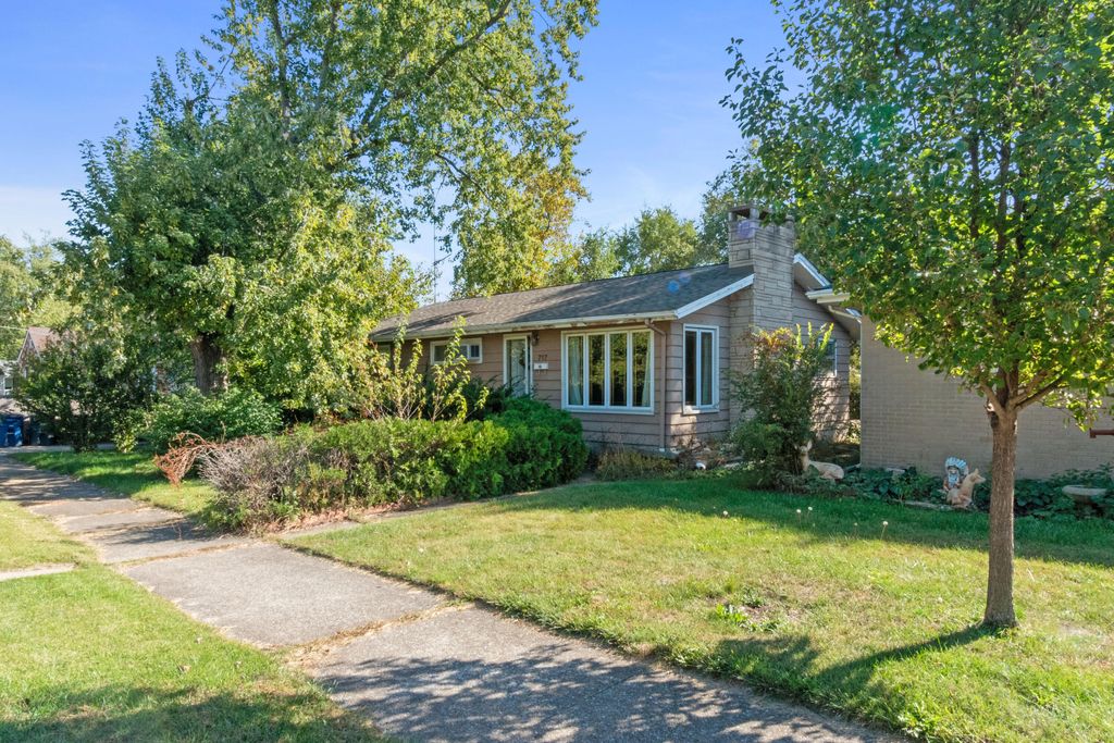 Photo of 717 Madison Street, Michigan City, IN 46360 (MLS # 830000)