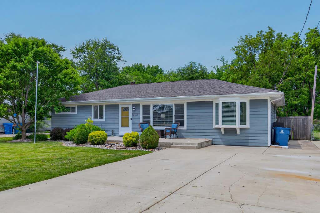 Photo of 1208 E Farragut Street, Crown Point, IN 46307 (MLS # 842162)