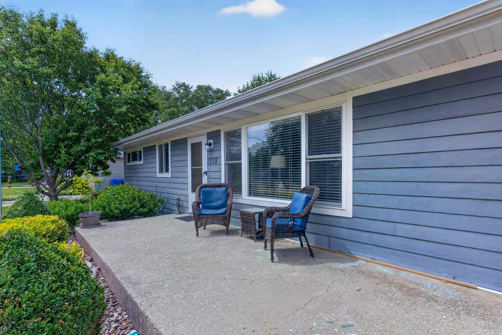 Photo of 1208 E Farragut Street, Crown Point, IN 46307 (MLS # 842162)