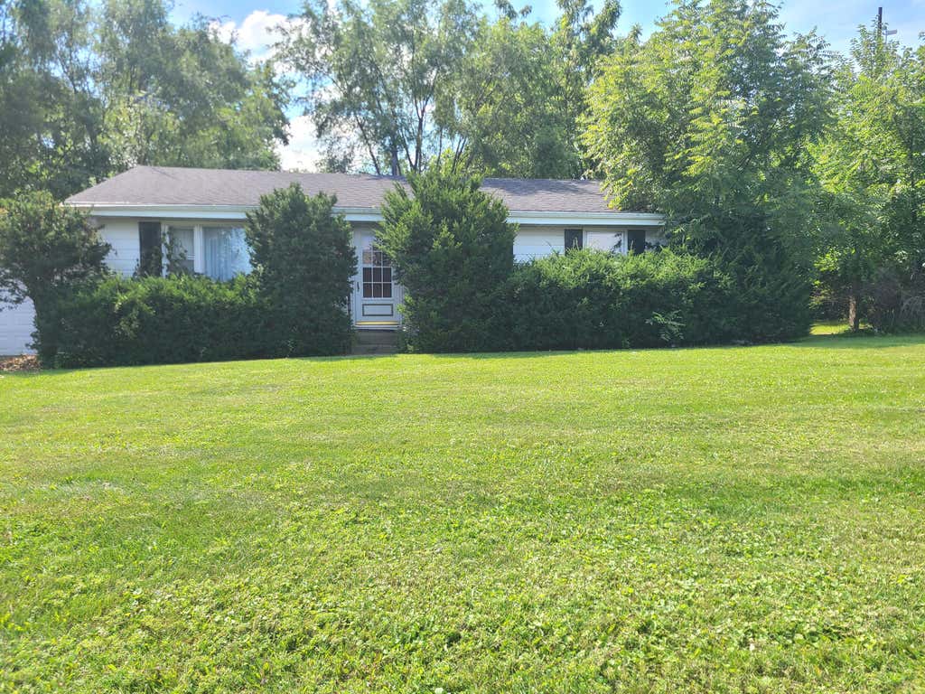 Photo of 7929 Whitcomb Street, Merrillville, IN 46410 (MLS # 844352)