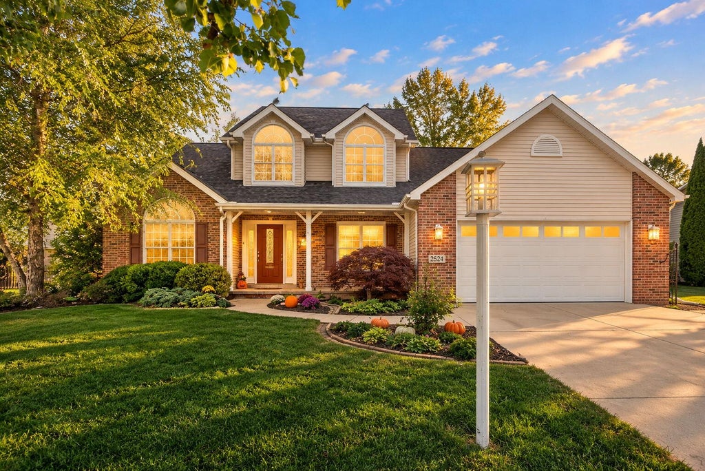 Photo of 970 Deer Cross Trail, Hobart, IN 46342 (MLS # 847314)