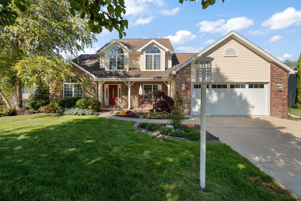 Photo of 970 Deer Cross Trail, Hobart, IN 46342 (MLS # 847314)