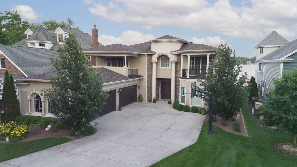 Photo of 13941 Lakeview Point Road, Cedar Lake, IN 46303 (MLS # 837658)