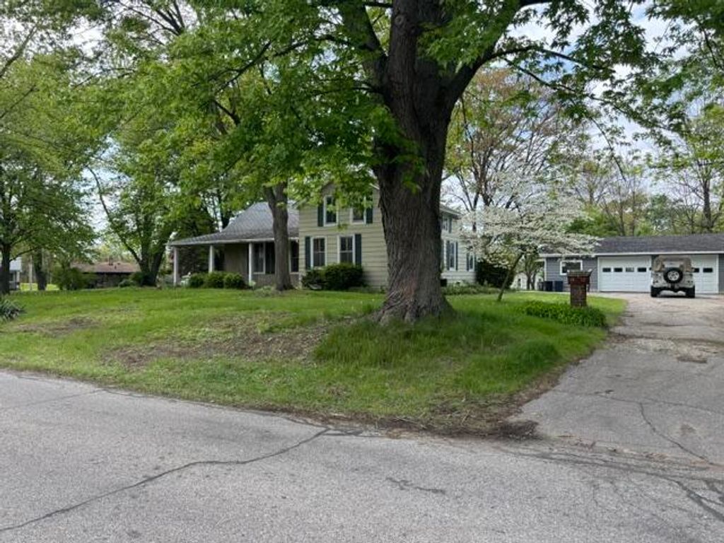 Photo of 1001 Earl Road, Michigan City, IN 46360 (MLS # 838417)