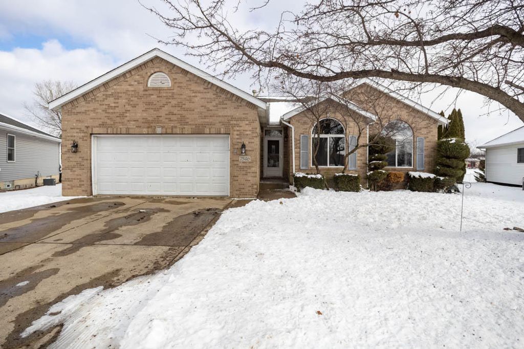 Photo of 7546 Mary Kay Court, Crown Point, IN 46307 (MLS # 833616)