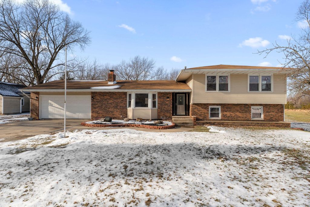 Photo of 1138 N Broad Street, Griffith, IN 46319 (MLS # 832539)