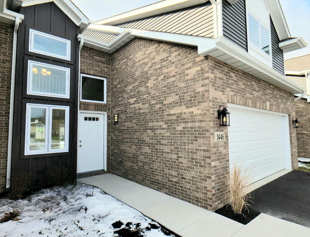 Photo of 1446 Lake Street, Hobart, IN 46342 (MLS # 831904)