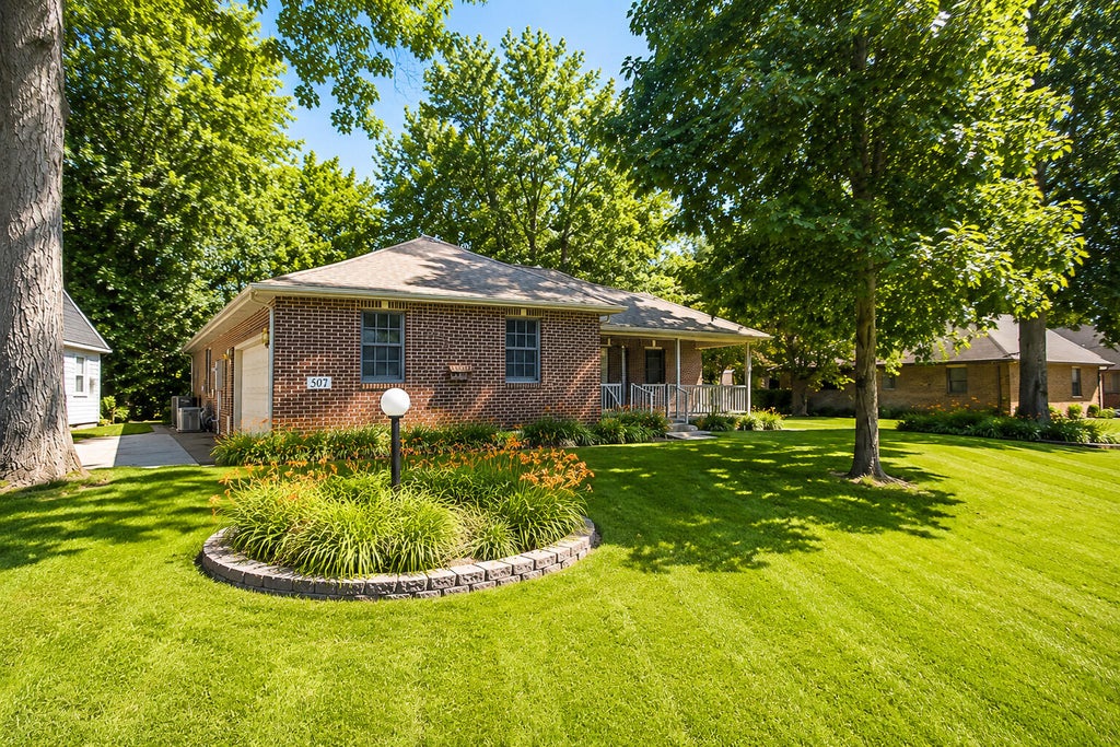 Photo of 507 Eastwood Drive, Kouts, IN 46347 (MLS # 842312)