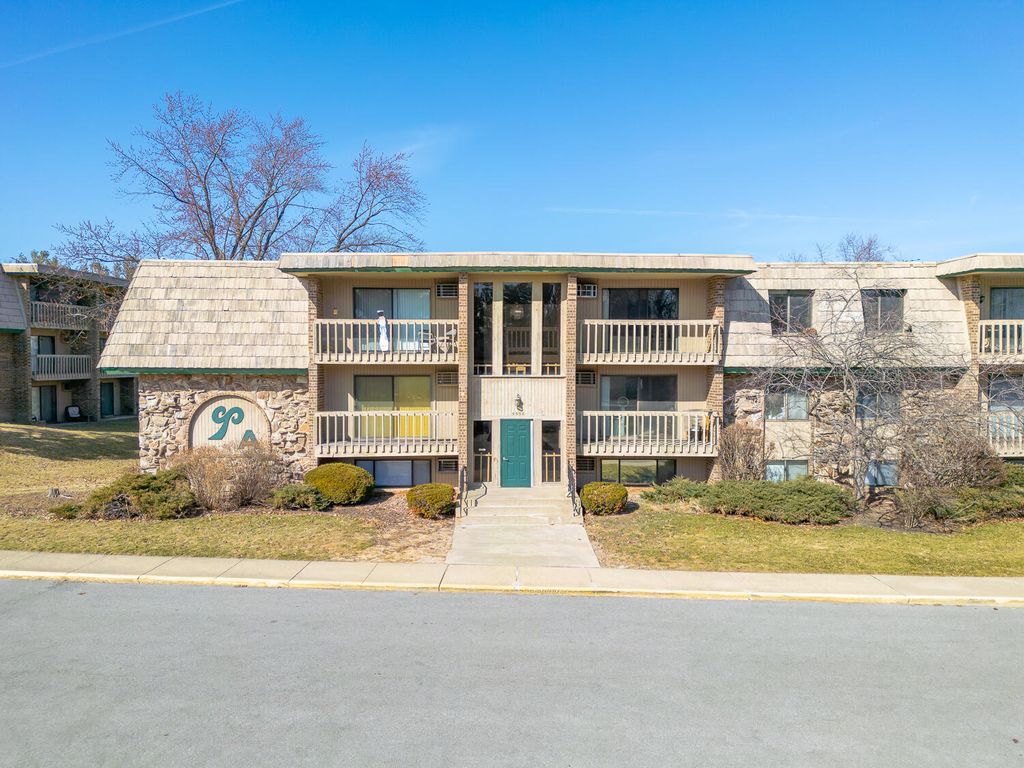 Photo of 5536 Cedar Point Drive #A16, Crown Point, IN 46307 (MLS # 834948)