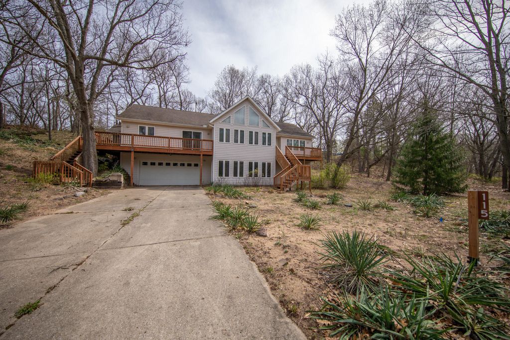 Photo of 115 S Broadway, Beverly Shores, IN 46301 (MLS # 837541)