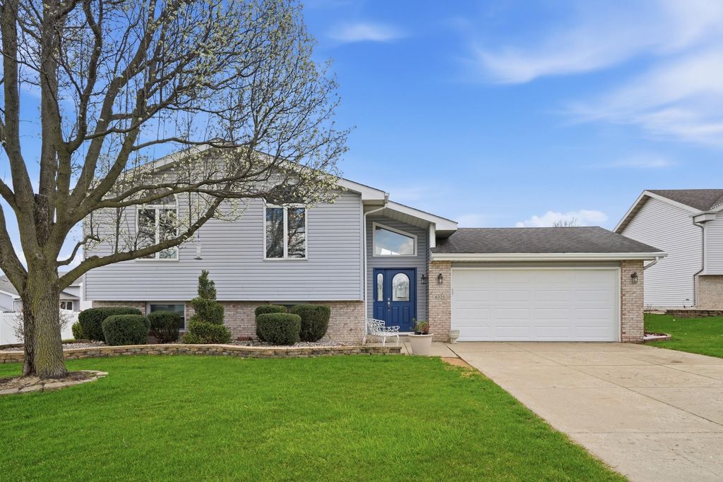 Photo of 6325 W 89th Avenue, Crown Point, IN 46307 (MLS # 836726)