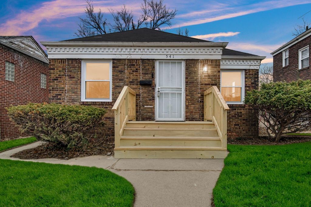 Photo of 541 Taft Place, Gary, IN 46404 (MLS # 834440)