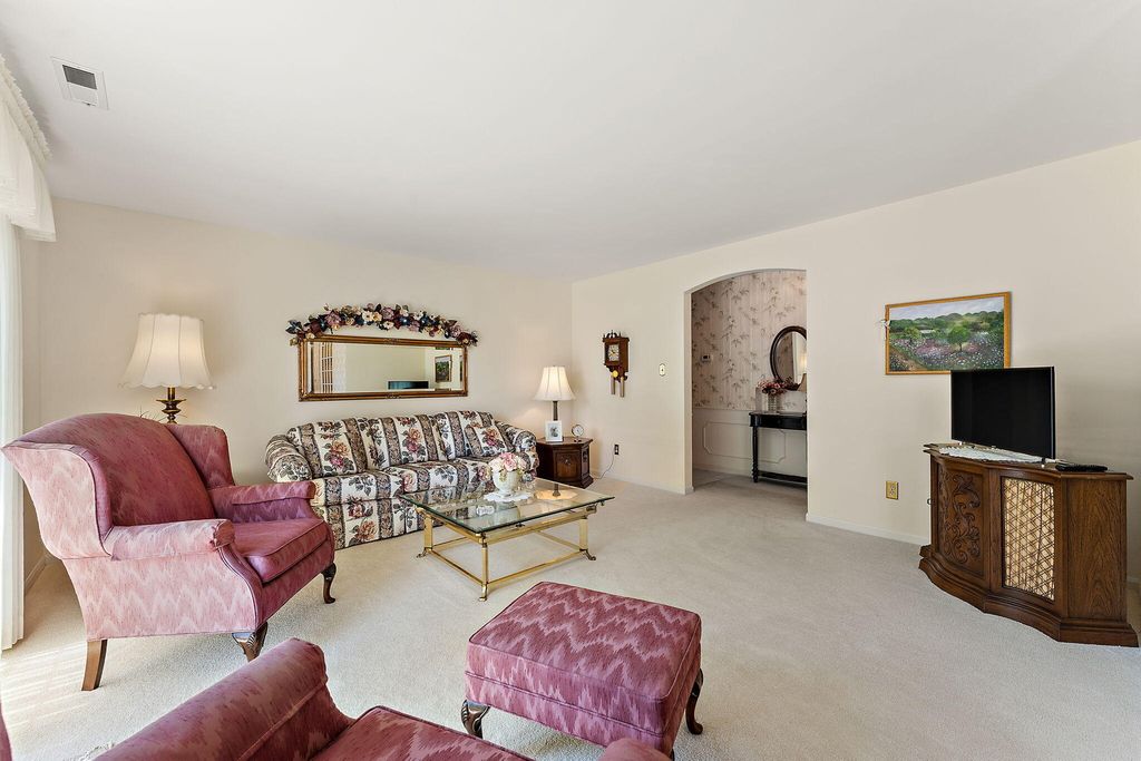 Photo of 2217 Martha Street #B2, Highland, IN 46322 (MLS # 838837)