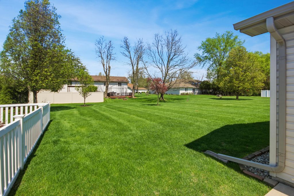 Photo of 200 Polly Lane, Hobart, IN 46342 (MLS # 838040)