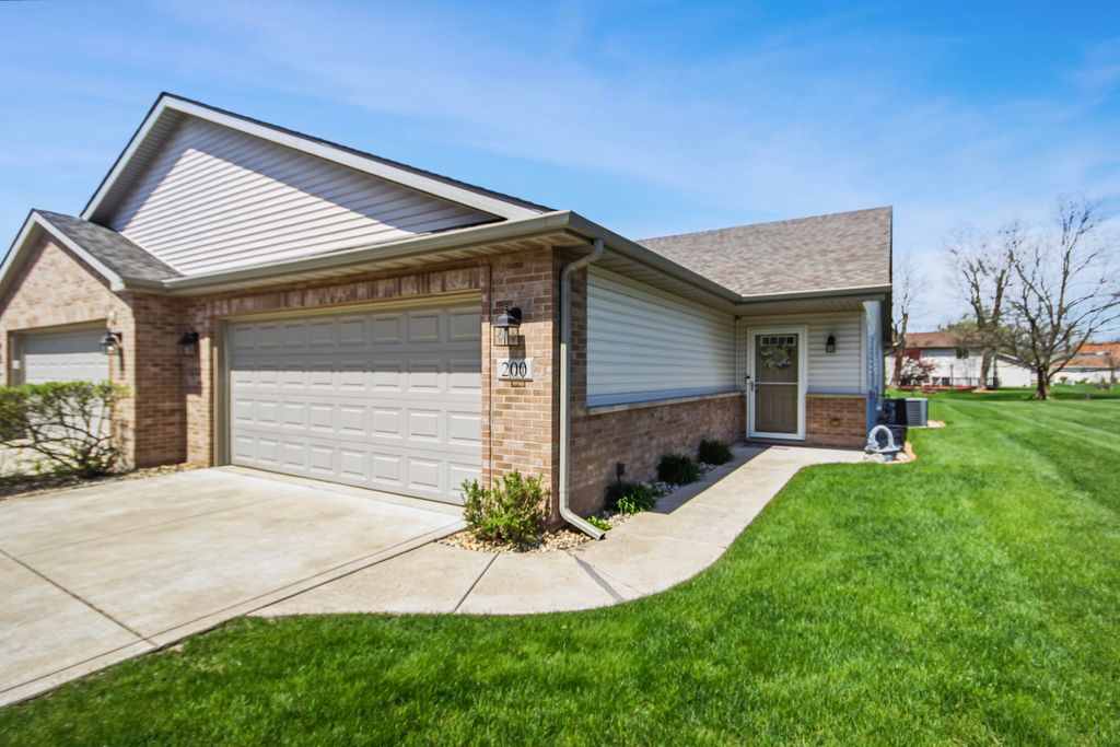Photo of 200 Polly Lane, Hobart, IN 46342 (MLS # 838040)