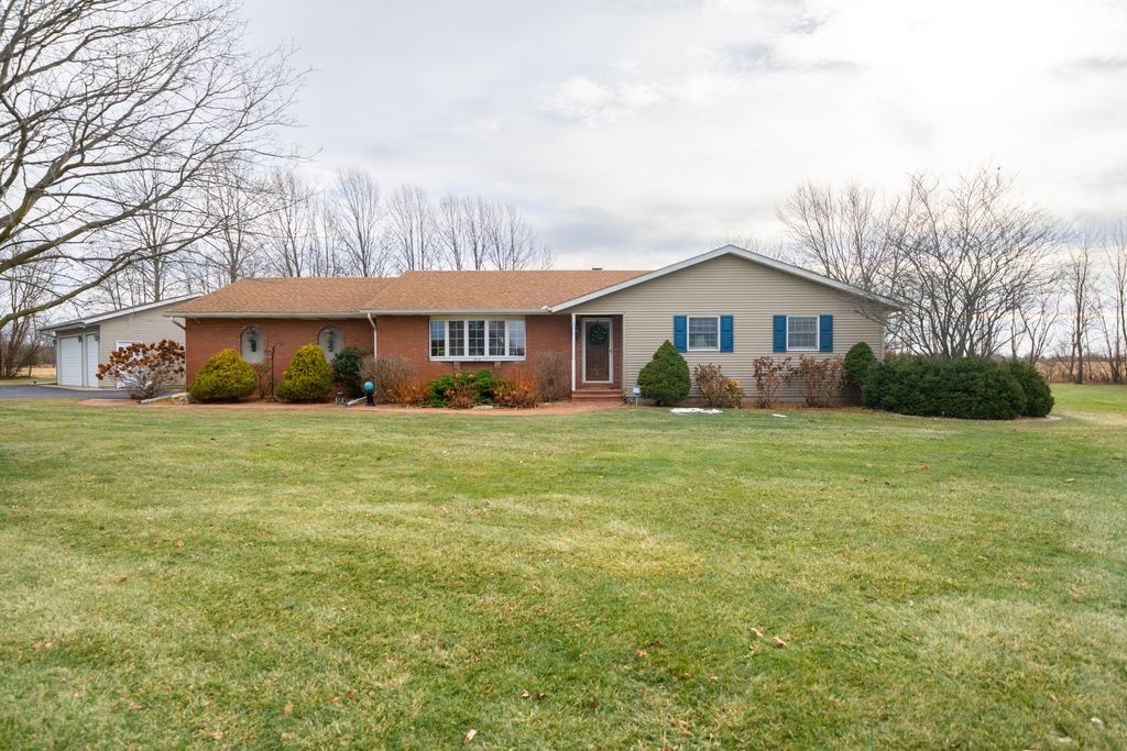 Photo of 10115 A Clay Street, Crown Point, IN 46307 (MLS # 832492)