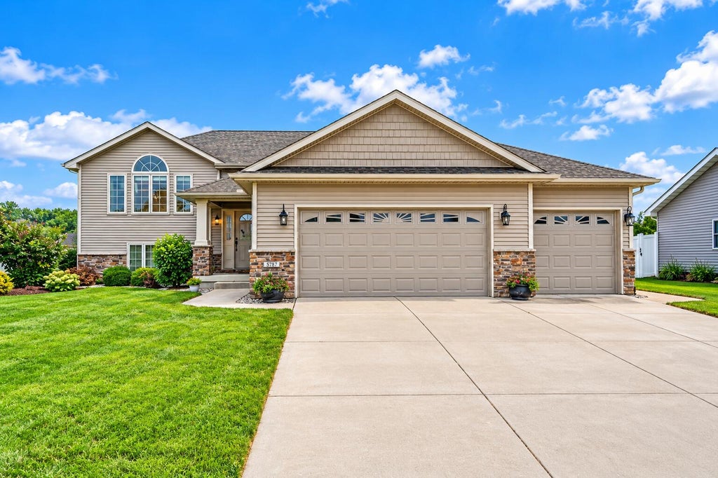 Photo of 5787 W 172nd Place, Lowell, IN 46356 (MLS # 847021)