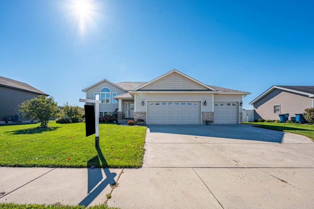 Photo of 5787 W 172nd Place, Lowell, IN 46356 (MLS # 847021)
