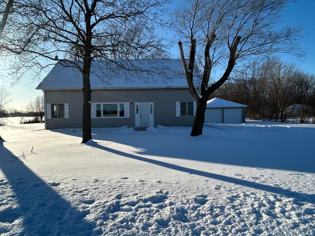 Photo of 624 N 625 W, Hobart, IN 46342 (MLS # 833236)