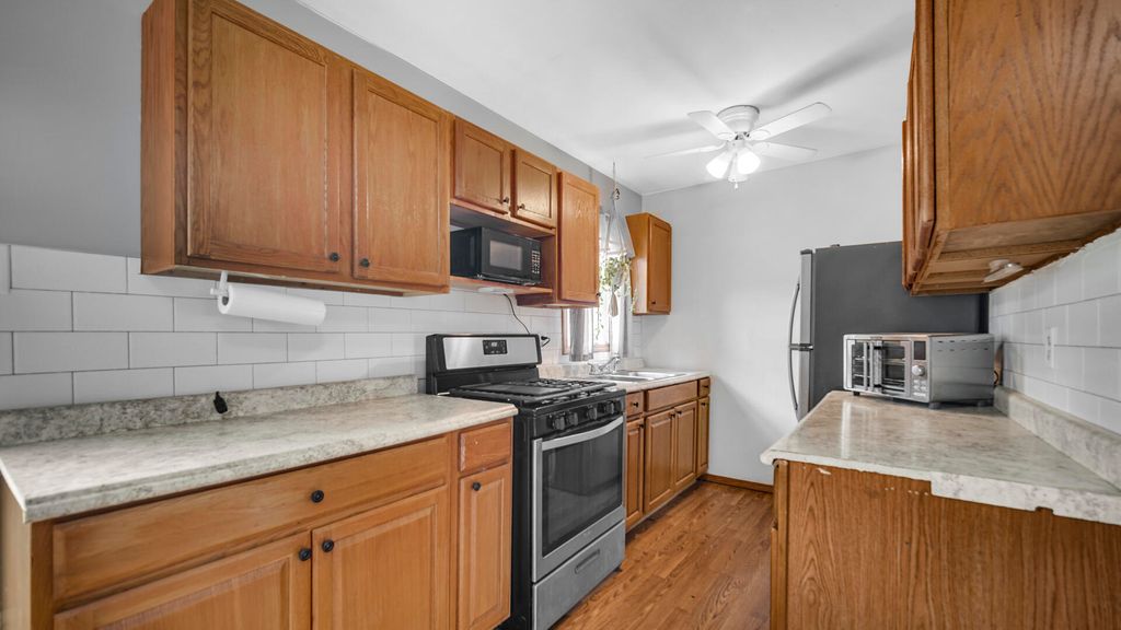 Photo of 422 Saginaw Drive, Valparaiso, IN 46385 (MLS # 839474)