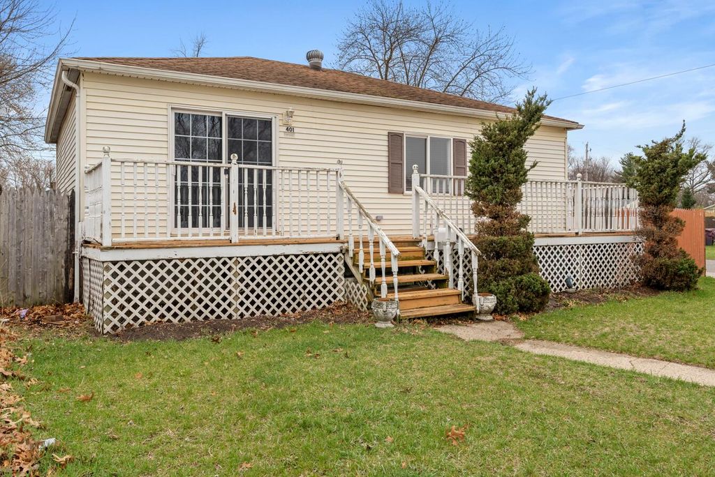 Photo of 401 Tyler Avenue, Hobart, IN 46342 (MLS # 836584)