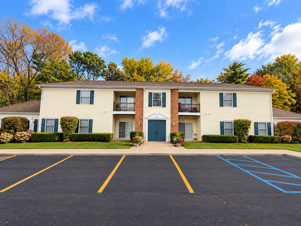 Photo of 1305 Roosevelt Place, Valparaiso, IN 46383 (MLS # 847565)