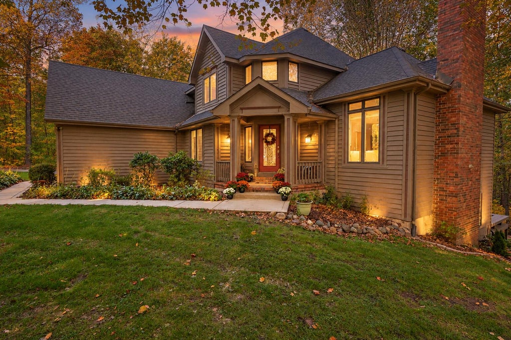 Photo of 235 Crabapple Lane, Valparaiso, IN 46383 (MLS # 847489)