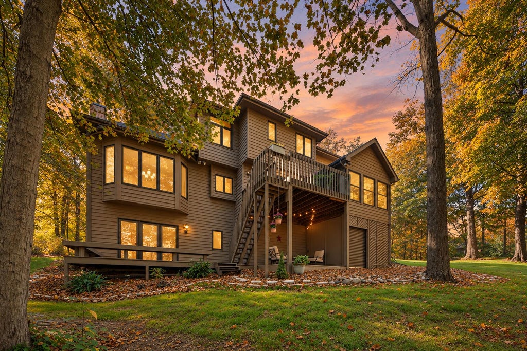 Photo of 235 Crabapple Lane, Valparaiso, IN 46383 (MLS # 847489)