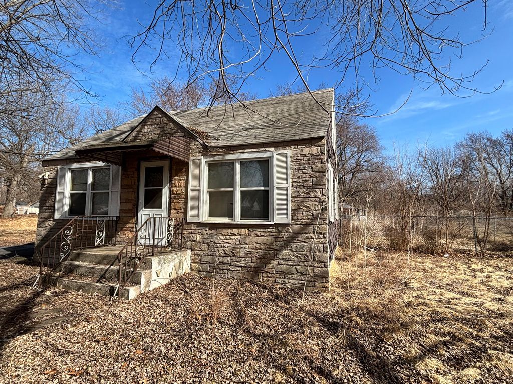 Photo of 2407 Hanley Street, Gary, IN 46406 (MLS # 835051)
