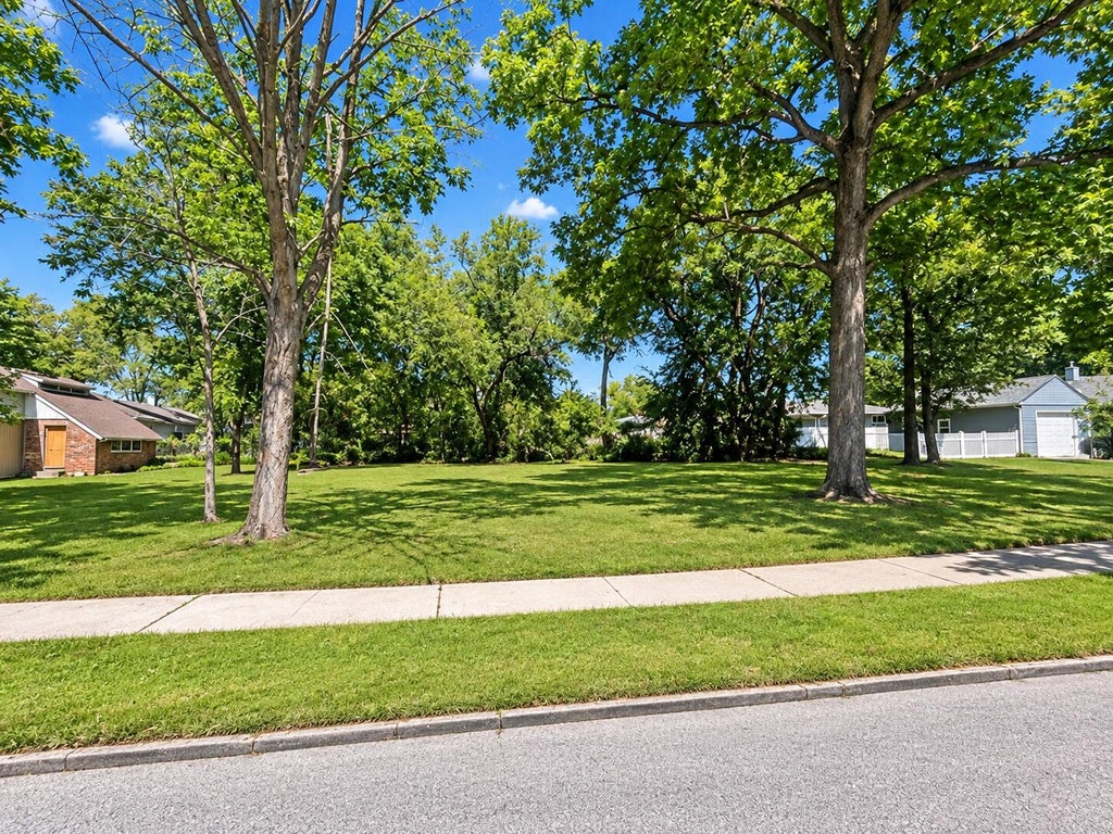 Photo of 156 Mckinley Street, Valparaiso, IN 46383 (MLS # 845841)