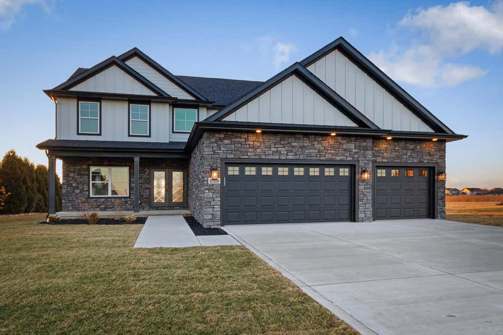 Photo of 10138 Sentry Drive, Saint John, IN 46373 (MLS # 843046)