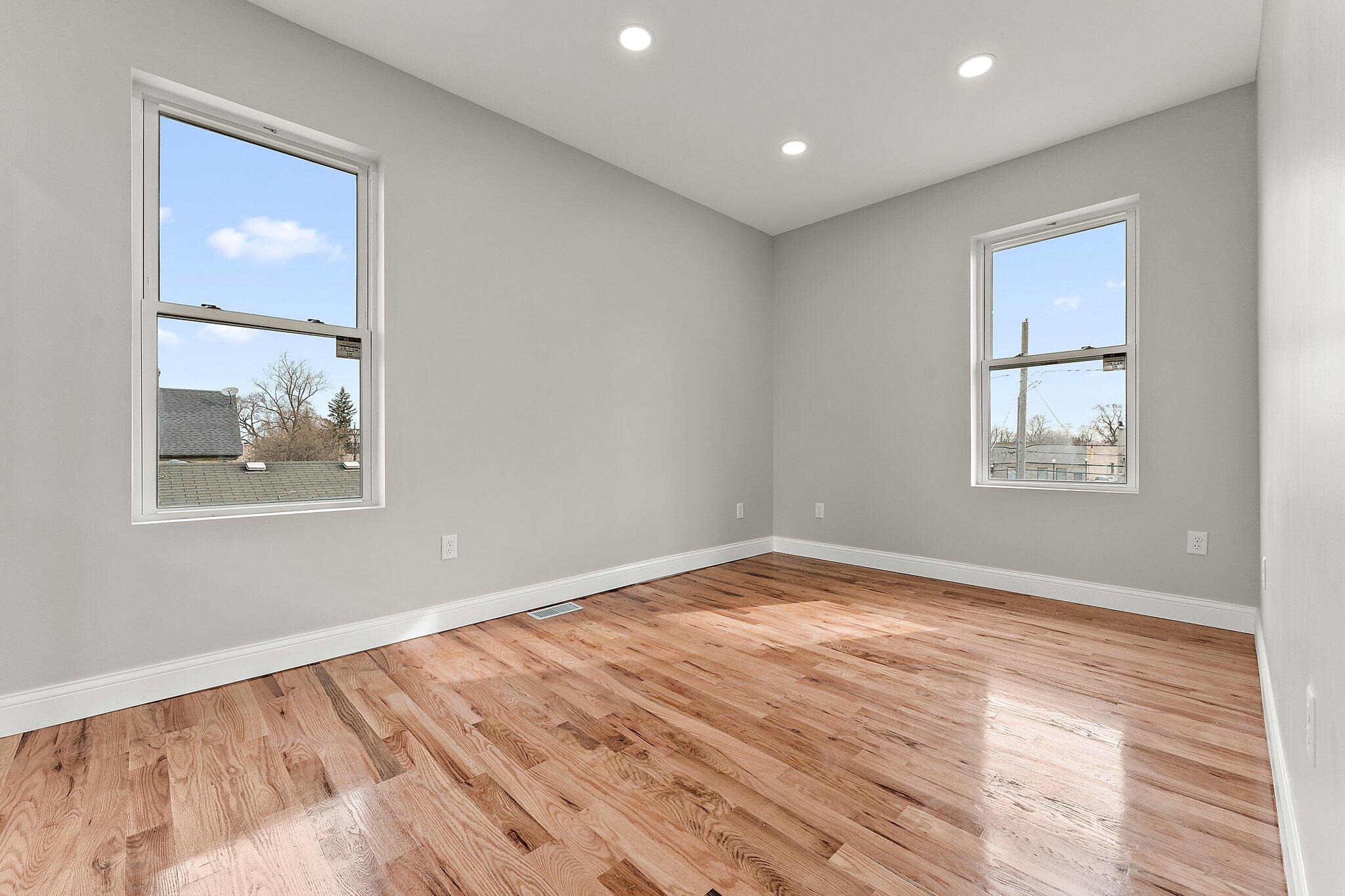 Hammond, Indiana 46320, United States, 4 Bedrooms Bedrooms, ,3 BathroomsBathrooms,Residential,Active,95738