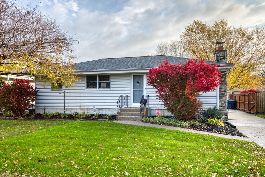 Photo of 639 N Wheeler Street, Griffith, IN 46319 (MLS # 831350)